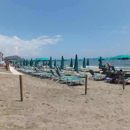 Complesso Riva Di Badino Apart otel Terracina Dış mekan fotoğraf