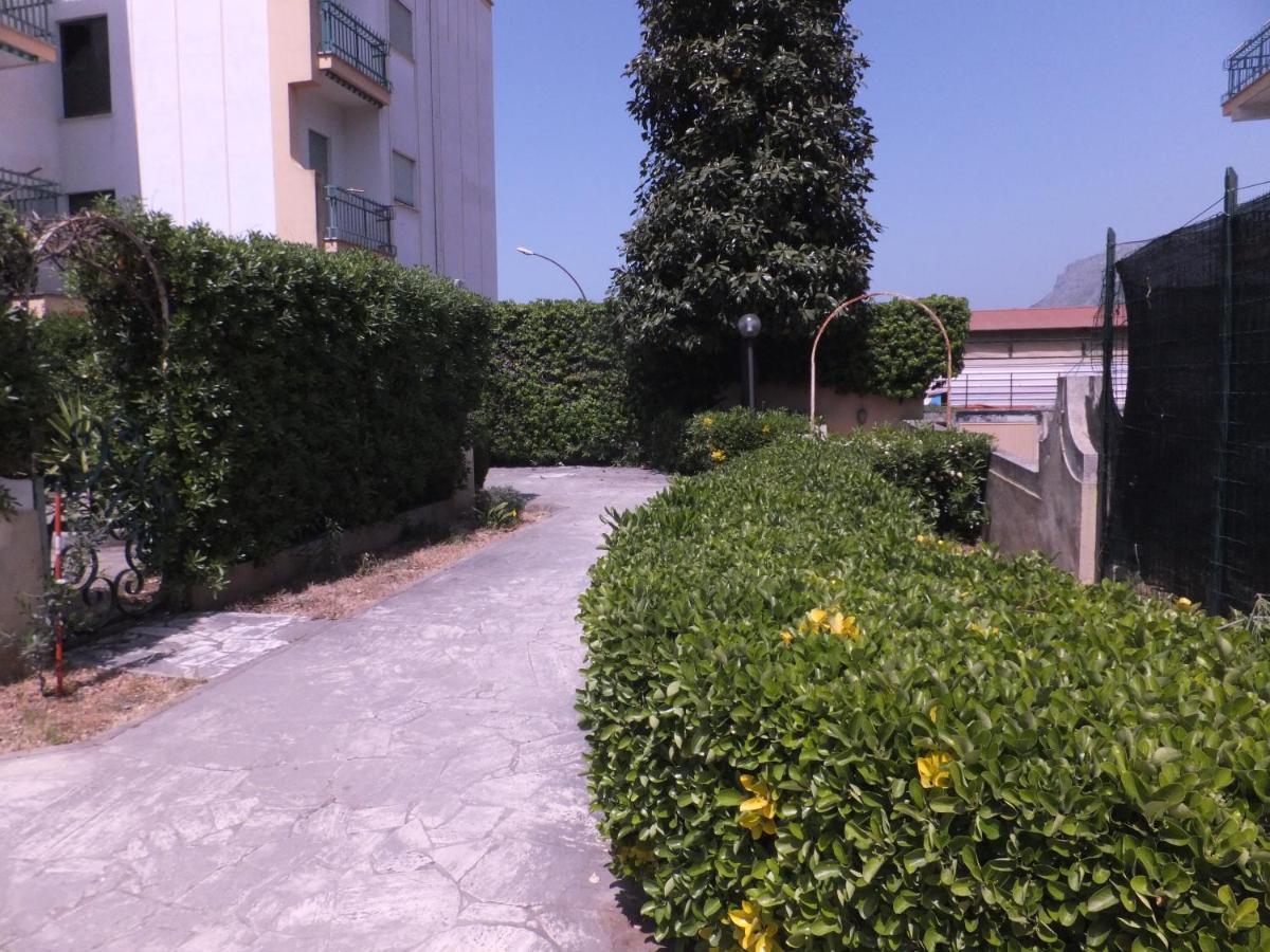 Complesso Riva Di Badino Apart otel Terracina Dış mekan fotoğraf